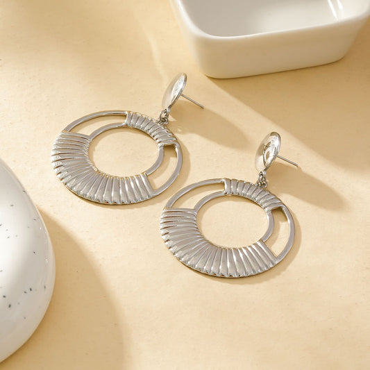 Boucles d'Oreilles Argentées Cercle Ajouré