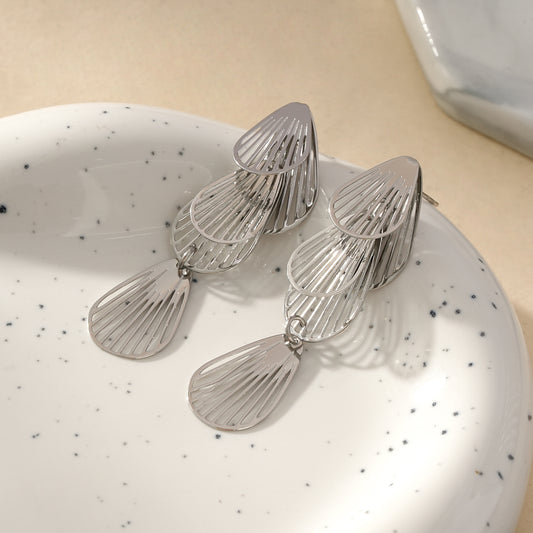 Boucles d'Oreilles Argentées Pendantes Gouttes Ajourées