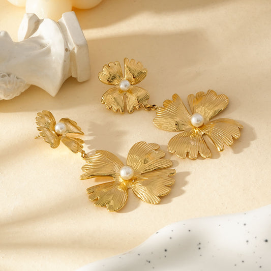 Boucles d'Oreilles Dorées Pendantes Avec Fleurs et Perles