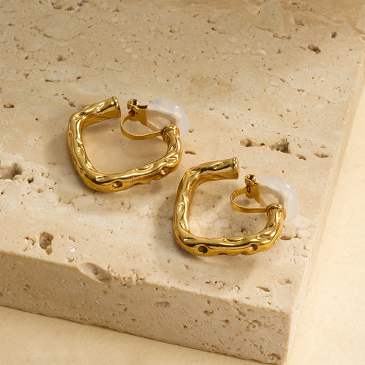 Boucles d'Oreilles À Clips Dorées Effet Martelé Carré