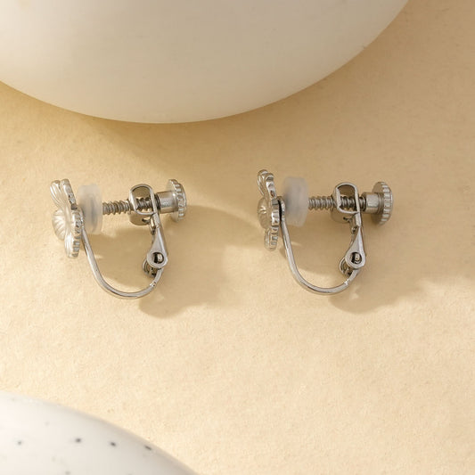 Boucles d'Oreilles à Clip Argentées Avec Motif Fleur