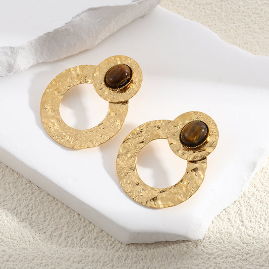 Boucles d'Oreilles Dorées Martelées Avec Pierres Œil de Tigre