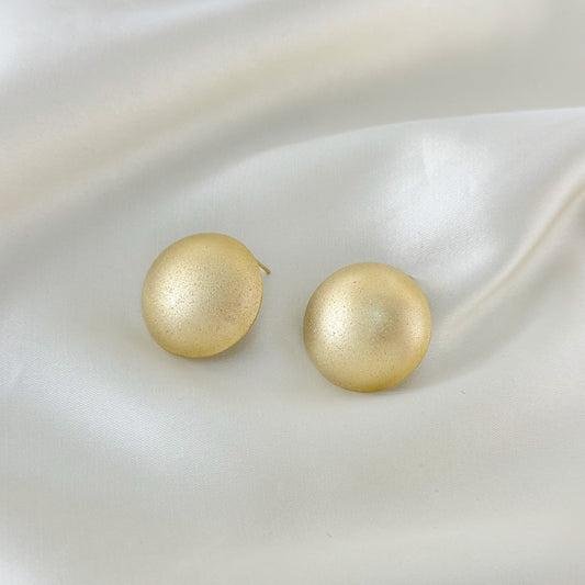 Boucles d'Oreilles Dorées Puces Demi Balles Creuses Mattes