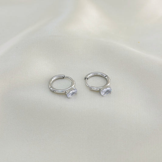 Boucles d'Oreilles Argentées Petites Créoles Avec Strass