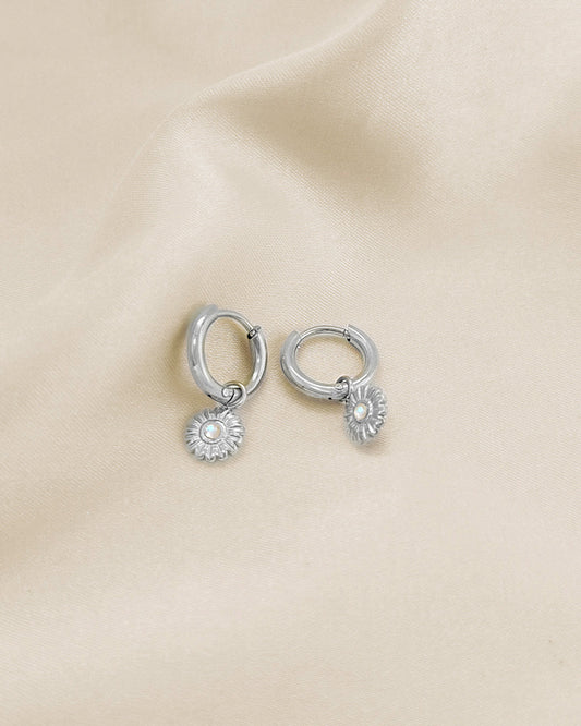 Boucles d'Oreilles Argentées Mini Créoles Avec Tournesols Incrustés de Strass