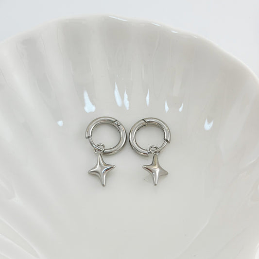 Boucles d'Oreilles Argentées Petites Créoles Et Etoiles