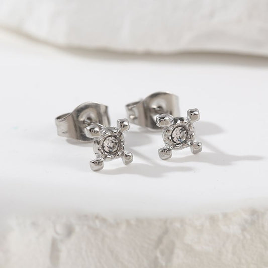 Boucles d'Oreilles Argentées Puces Cubes Croix Avec Strass