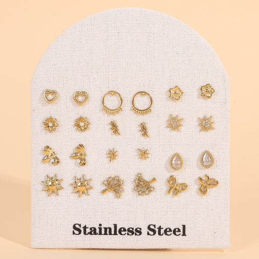 Lot de 12 Paires de Puces d'Oreilles Dorées Motifs Féminins Et Élégants Sur Présentoir