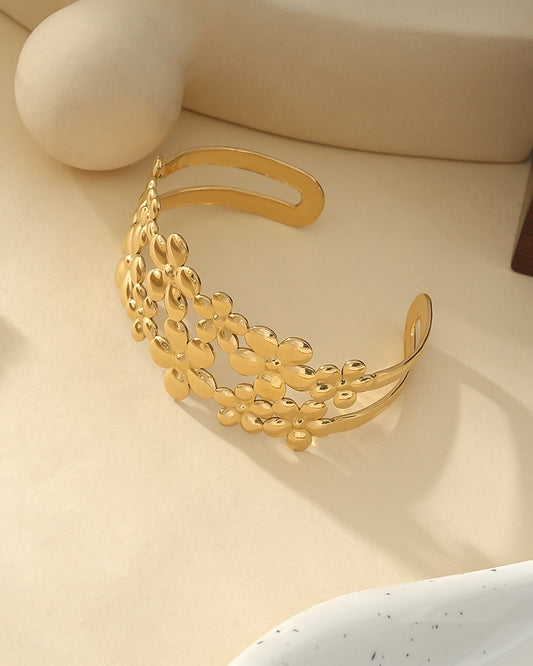 Bracelet Doré Manchette Ouverte Double Bandes de Fleurs