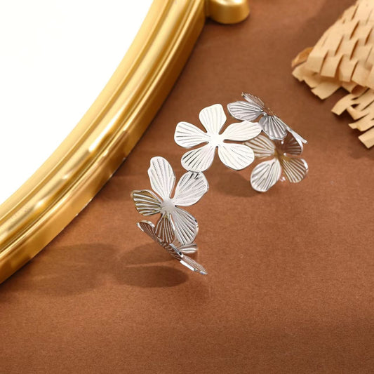 Bracelet Manchette Ouverte Couronne de Fleurs Gravées