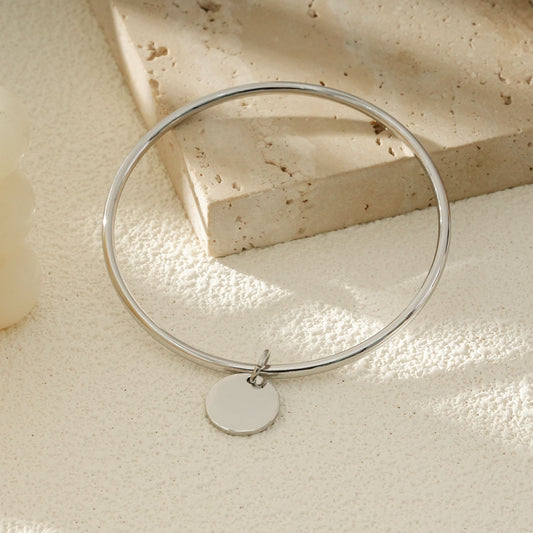 Bracelet Jonc Fin Argenté Avec Pendentif Rond Lisse à graver