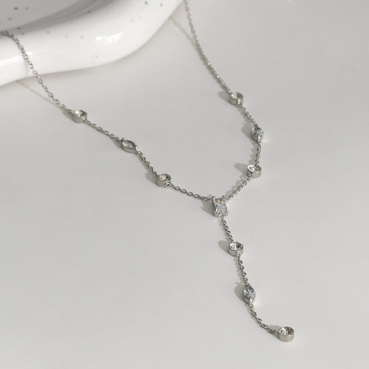 Collier Chaîne Argentée Pendentif Multi Strass en Y