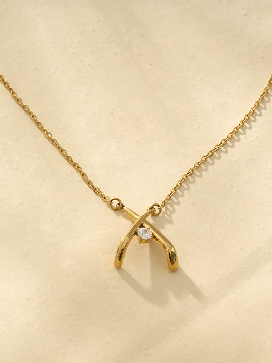 Collier Doré Avec Croix Incurvé Orné de Strass