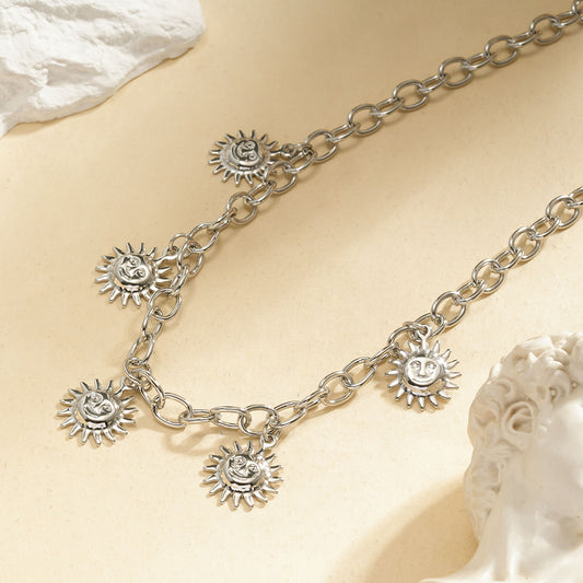 Collier Chaîne Maillon Argenté Avec Pendentifs Charms Solaires