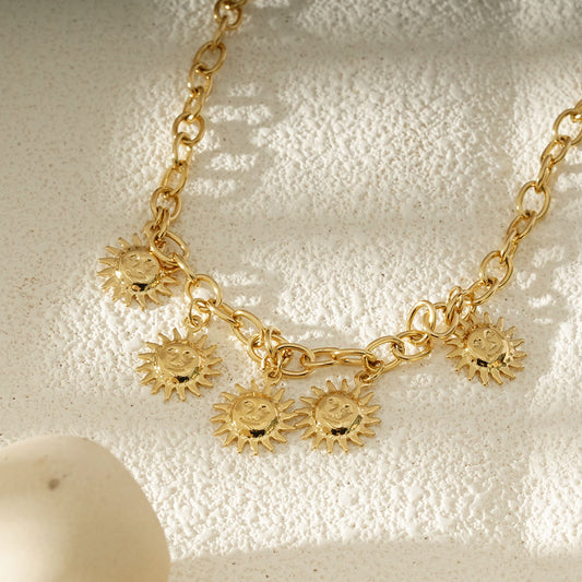 Collier Doré Chaîne Maillons Avec Multi Pendantes Soleils