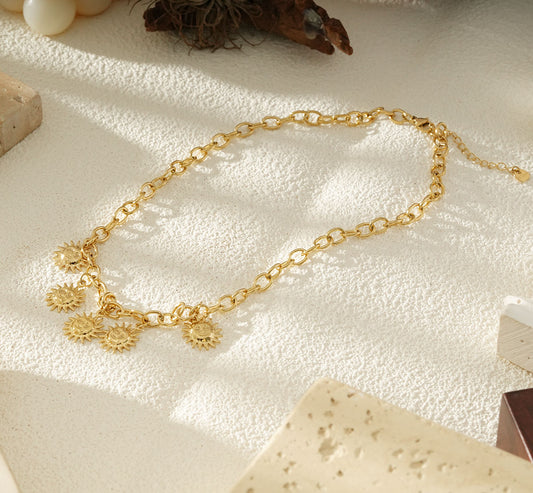 Collier Doré Chaîne Maillons Avec Multi Pendantes Soleils