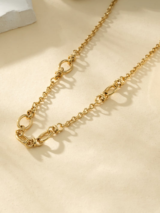 Collier Doré Avec Large Maillons Et Nœuds