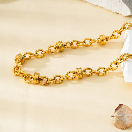 Collier Doré Chaîne En Gros Maillons Avec Boutons Epais