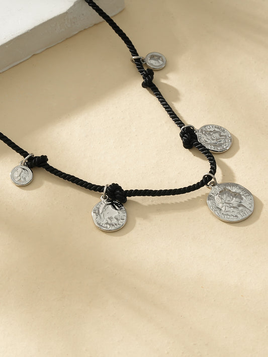 Collier Argenté Fil Noir Avec Multi Disques Motif Pièce de Monnaie