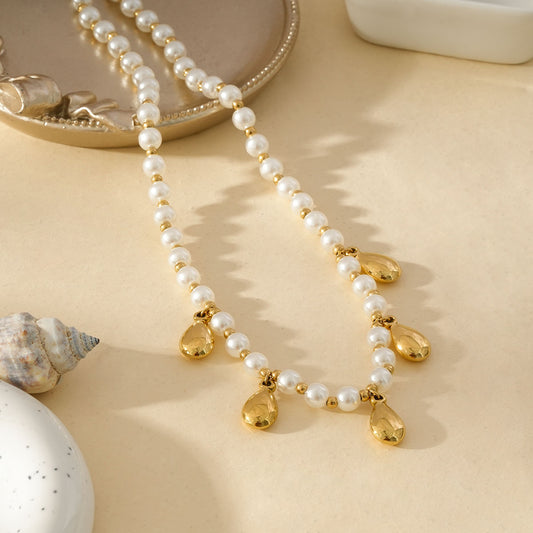 Collier Doré En Perles Blanches Avec Pendentifs Gouttes