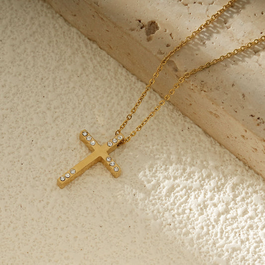 Collier Chaîne Fine Avec Pendentif Croix Strass