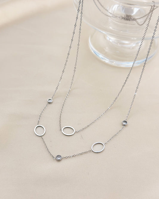 Collier Argenté Double Chaînes Enfilées de Triple Anneux Et Strass
