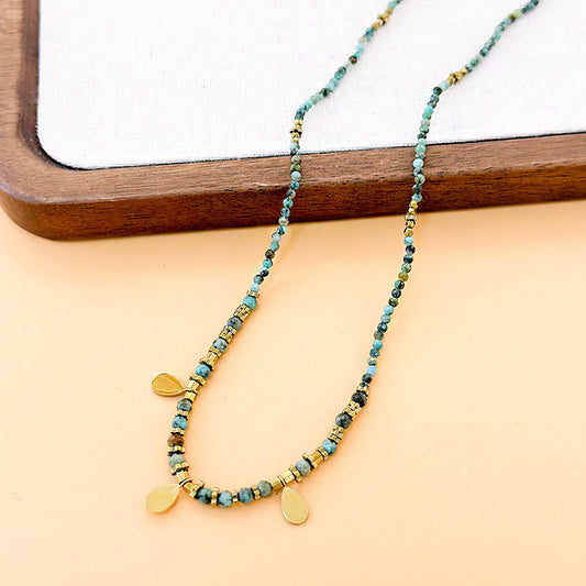 Collier Doré Chaîne de Pierres Naturelle Turquoise Africaine Avec Trois Pastilles Gouttes