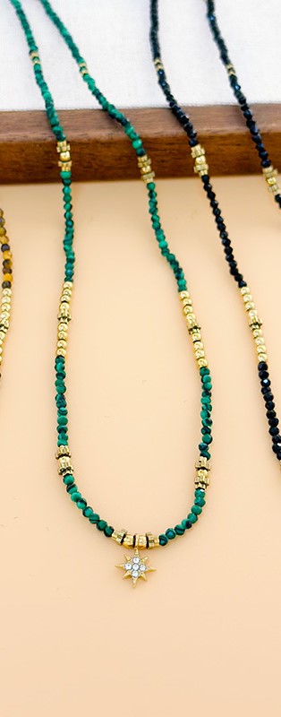 Collier Doré Chaîne de Pierres Naturelles Malachite Avec Pendentif Etoile de Strass