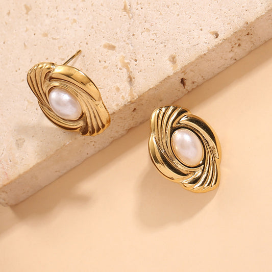 Boucles d'Oreilles Dorées Vintage Avec Perle Synthétique Ovale Et Motif Ondulé Sculpté