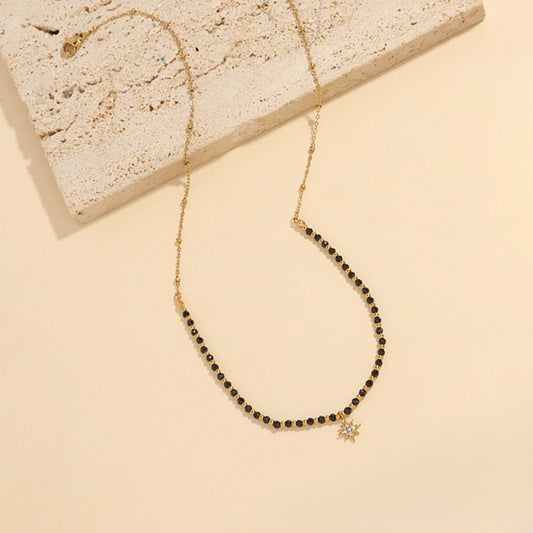 Collier Doré Chaîne de Pierres Noires Onyx Avec Pendentif Etoile de Strass