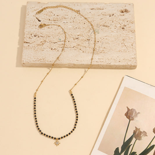 Collier Doré Chaîne de Pierres Noires Onyx Avec Pendentif Etoile de Strass