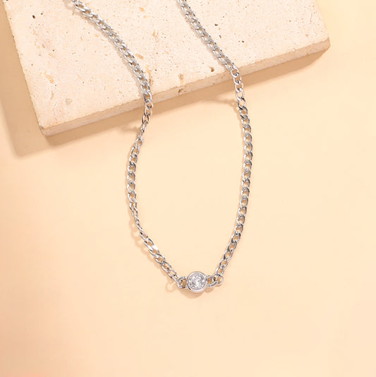 Collier Chaîne Maillon Argenté Avec Pendentif Pierre Sertie Transparente