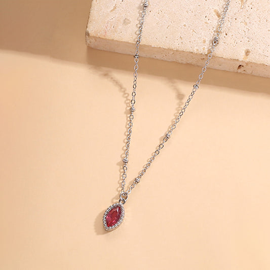 Lot de 12 Colliers Fins Argentés Avec Pendentif Pierre Ovale Colorée sur Présentoir