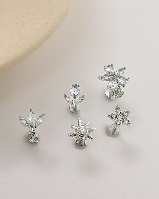 Boucles d'Oreilles Argentées 5 Puces Mixtes Soleil Et Fleurs En Strass