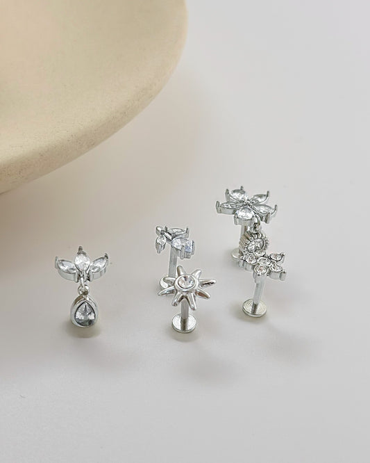 Boucles d'Oreilles Argentées 5 Puces Mixtes Soleil Et Fleurs En Strass