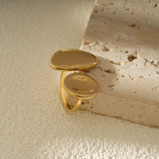 Bague Dorée Ajustable Moderne En Courbes Polies