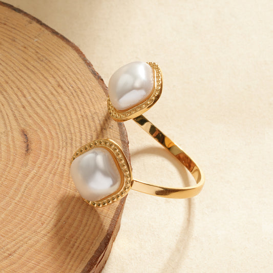 Bague dorée ajustable avec perles rectangulaires