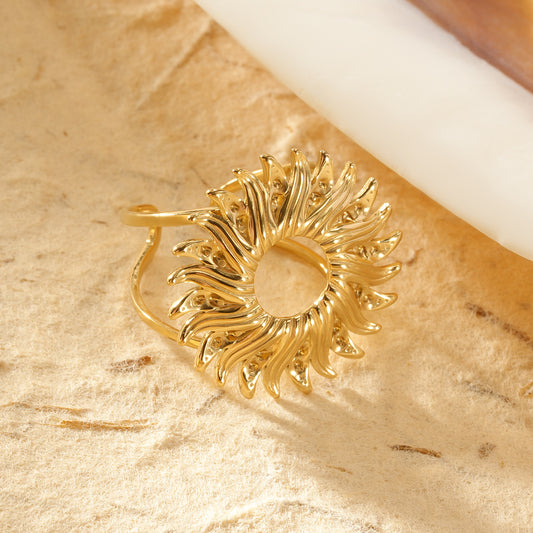 Bague dorée ajustable double branche grand soleil texturé