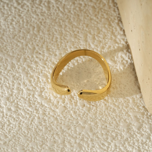 Bague Dorée Ouverte Moderne Vagues