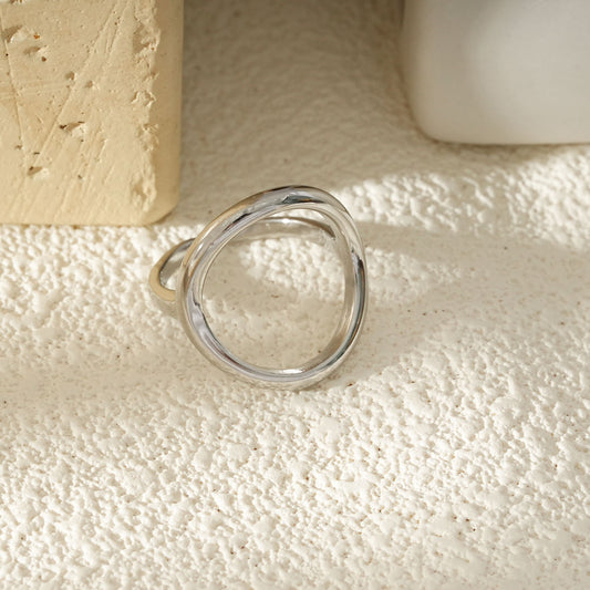 Bague Argentée Design Ovale Asymétrique En Anneau Poli
