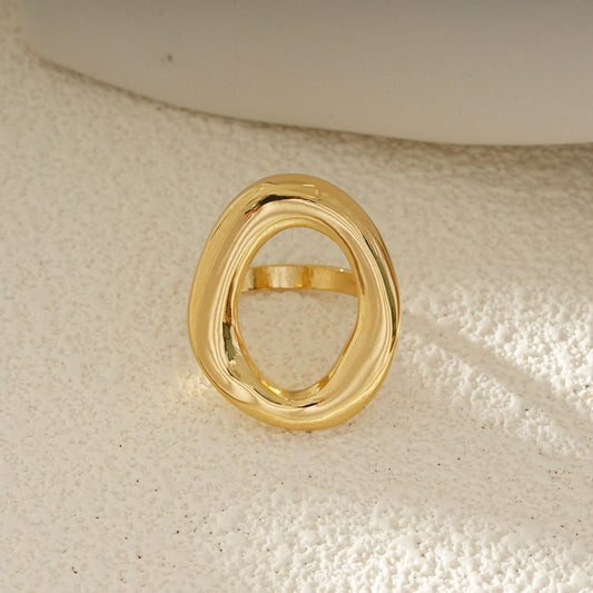 Bague Dorée Moyen Anneau Creux Et Contemporain