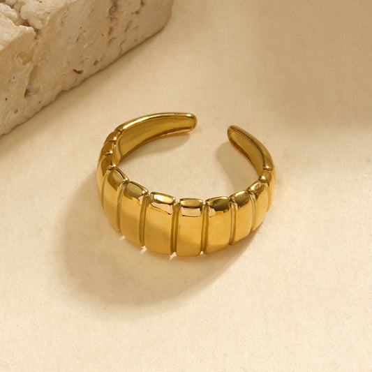Bague ajustable dorée larges segments bombés lisses en relief