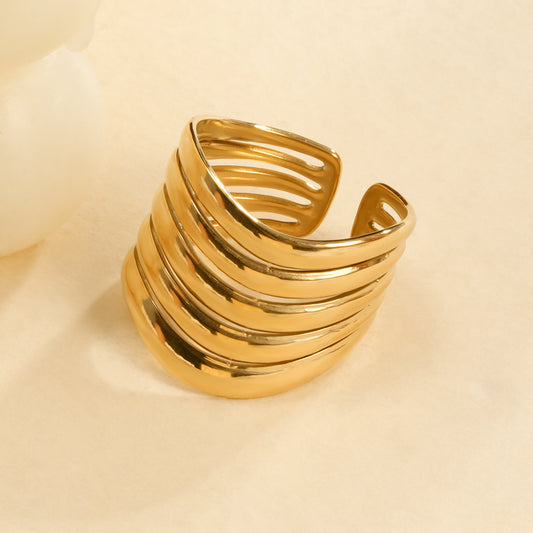 Bague Dorée Ajustable Large Striée Avec Effet Vague
