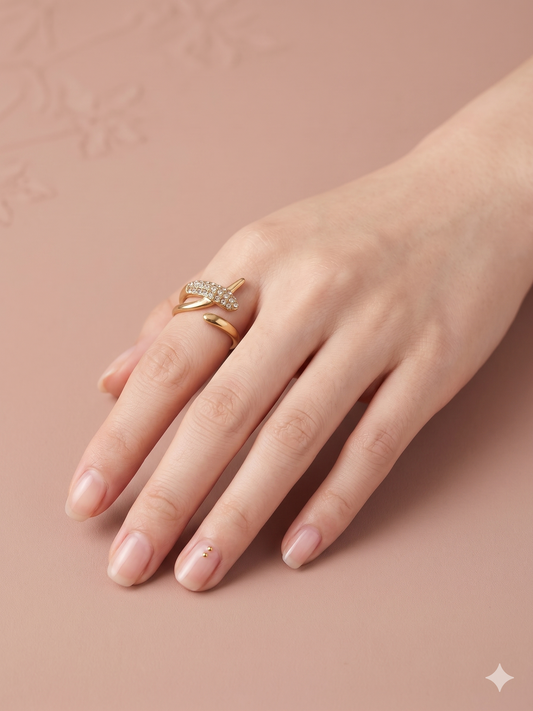 Bague ouverture avant motif serpent pavé de strass