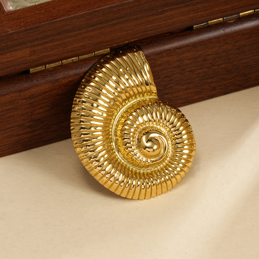Broche Dorée Coquillage De Mer Aimantée