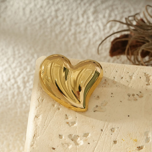 Broche Dorée Cœur Bombé Aux Courbes Fluides