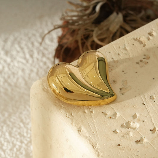 Broche Dorée Cœur Bombé Aux Courbes Fluides
