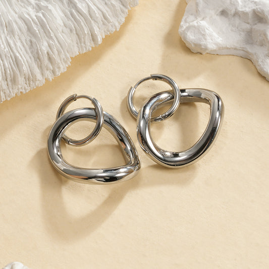 Boucles d'Oreilles Argentées Anneaux Entrelacés Forme Organique
