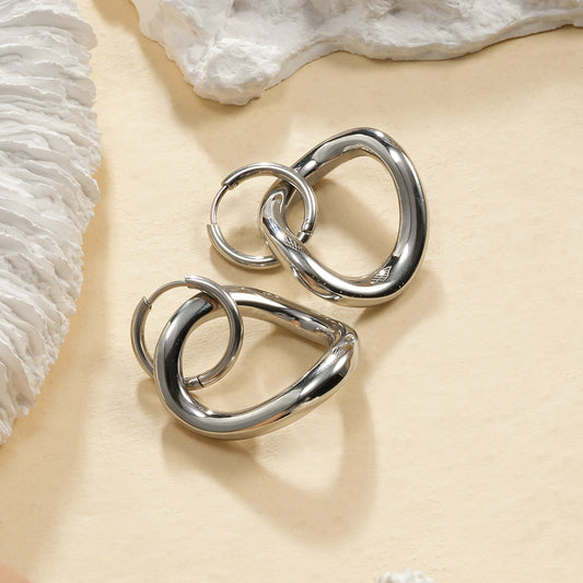 Boucles d'Oreilles Argentées Anneaux Entrelacés Forme Organique