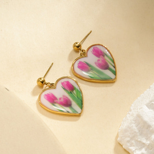 Boucles d'oreilles cœur avec tulipes dessinées